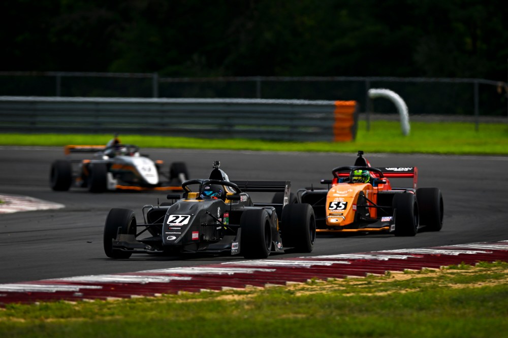 Ambiado, Woods-Toth finish FR Americas weekend strong at NJMP