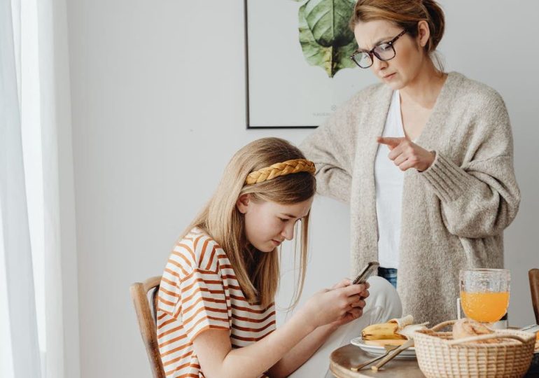 Limit of 3 hours of weekly screen time for kids has ‘positive effect’ on behavior, mental health: study