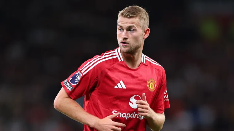 Bayern Munich chief fires shot at Matthijs de Ligt over Man United transfer