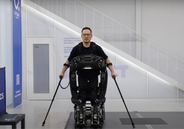 Exoskeleton helps paralyzed people regain independence