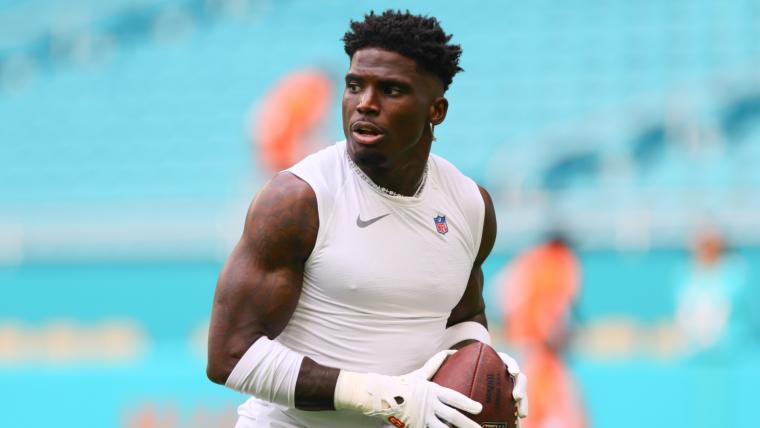 Is Tyreek Hill playing this week? Latest injury news, updates on Dolphins WR for Week 10 vs. Rams