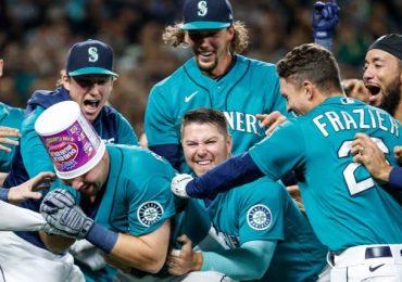 Mariners remain loathe to explore 'Plan Z' in offseason trade market