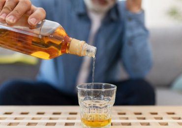 Alcohol linked to cancer in health advisory as doctors react