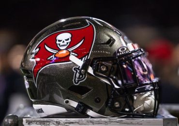 Former Buccaneers Hall of Fame defender suing Florida police department for $20 million after unlawful arrest