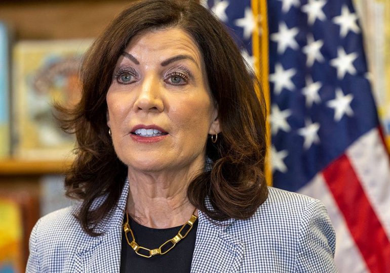 New York Gov. Hochul orders flags to be raised for Trump's inauguration amid mourning period for Jimmy Carter