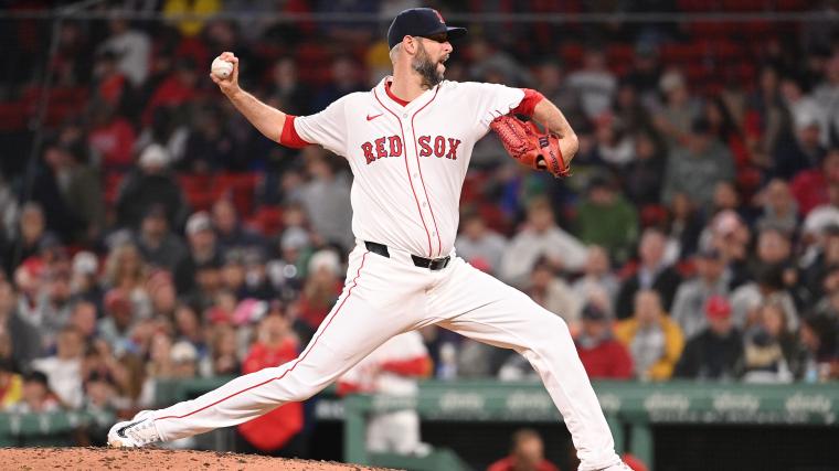 Red Sox lose free agent reliever to AL West team