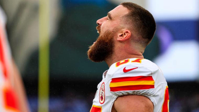 Why are the Chiefs wearing Travis Kelce shirts? Kansas City players honor star tight end in Week 4 after slow start