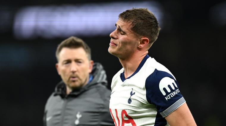 Micky van de Ven injury news, updates: Latest as Tottenham star suffers apparent hamstring issue vs. Man City