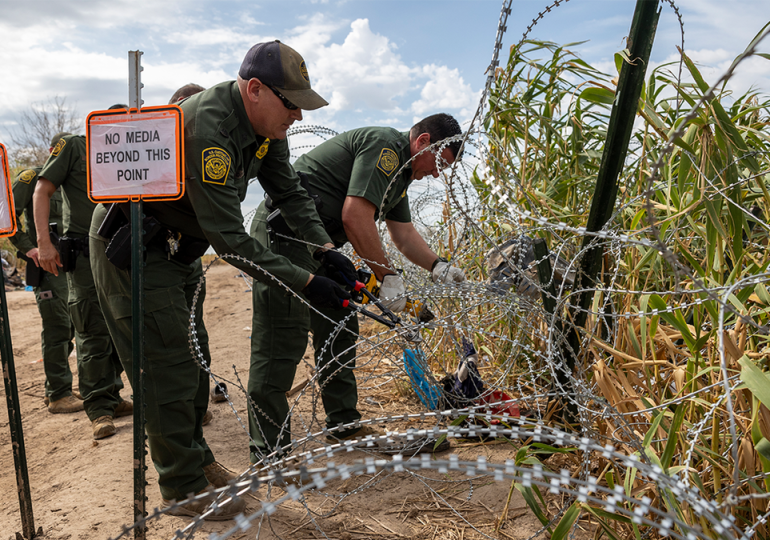 Appeals court rules Texas has right to build razor wire border wall to deter illegal immigration: 'Huge win'