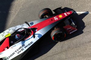 Rejuvenated Mahindra team has de Vries charged up for the new Formula E season