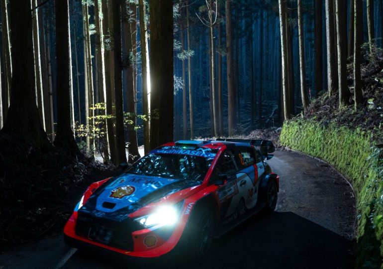 WRC title on a knife-edge as Neuville struggles on Rally Japan